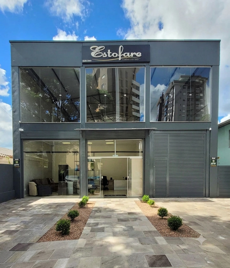 Fachada da loja e showroom da Estofare Design em Caxias do Sul - RS